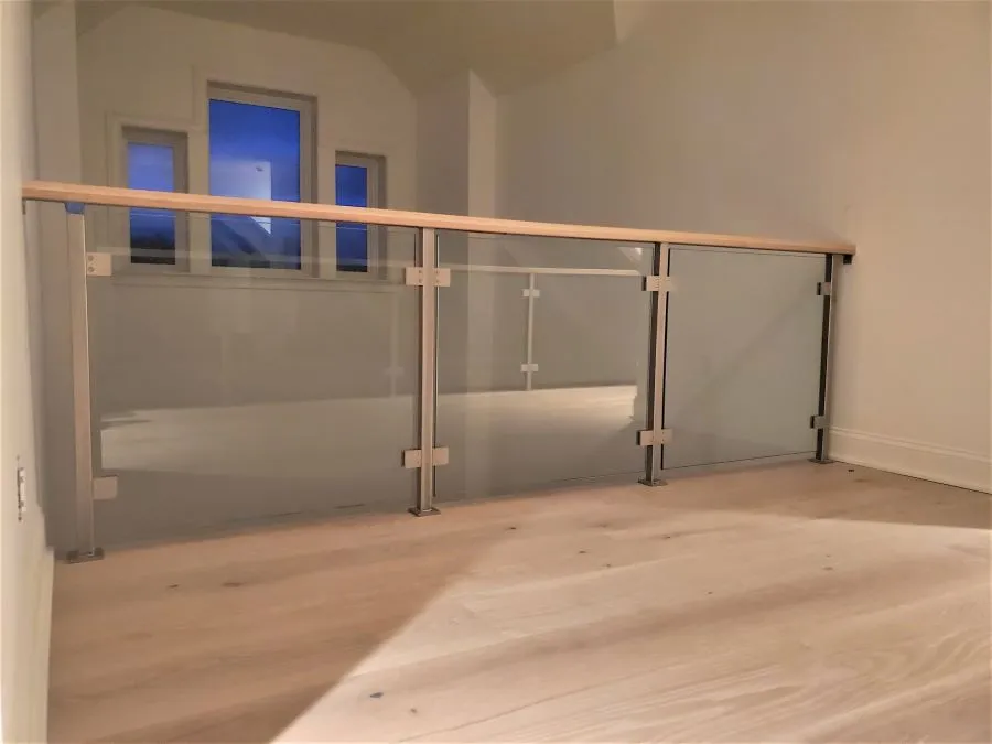 Portfolio Image, Glass Hand Rails